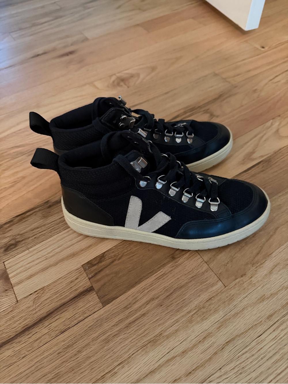 Veja Black High-Top Sneakers with Cream Accent - Picture 2 of 7
